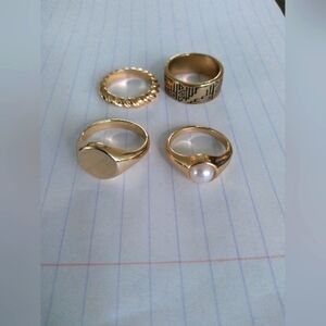 Gold ring bundle (4)